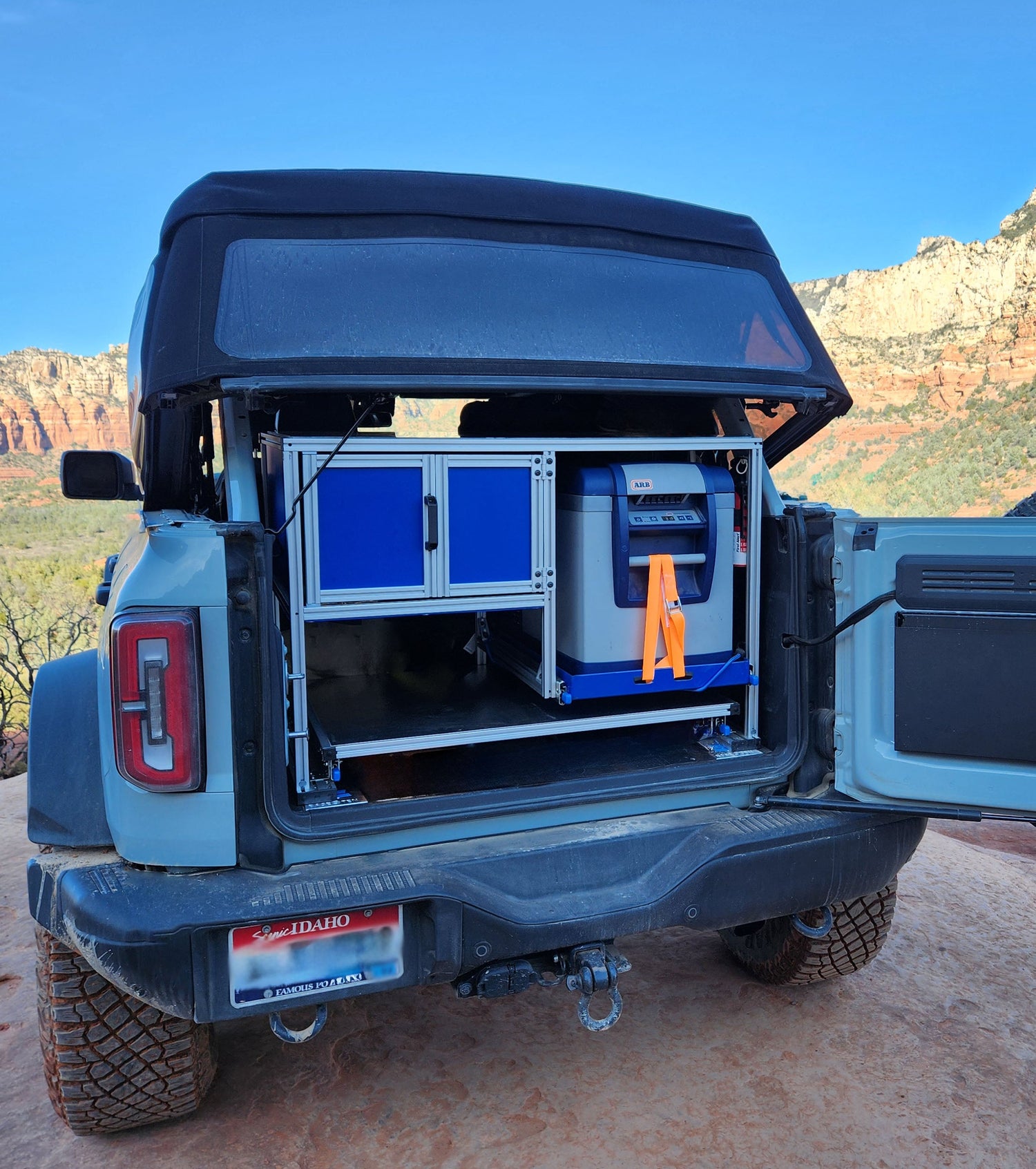 Bronco Kitchen with fridge closed